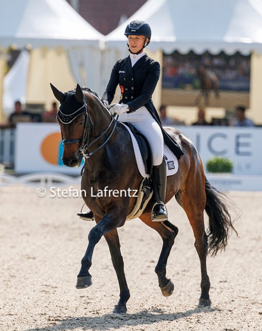 Greta Busacker (daughter of Ingrid Klimke) and Frieda at the Nurnberger Burgpokal qualifier in Balve :: Photo © Stefan Lafrentz