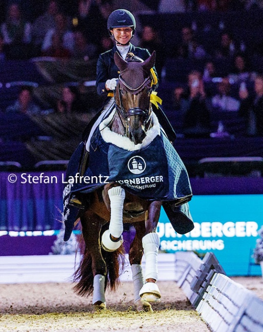 Charlott Maria Schürmann and Life Time win the Win 2025 Nurnberger Burgpokal Finals :: Photos © Stefan Lafrentz