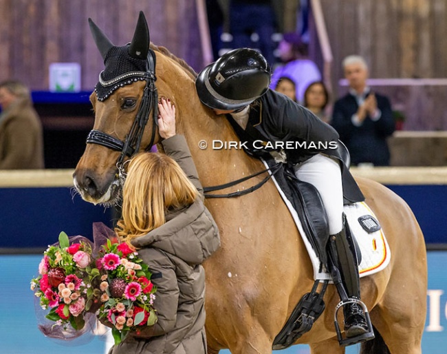 Flowers after Charlotte Defalque and Botticelli's last ride at the 2025 CDI-W Mechelen :: Photo © Dirk Caremans