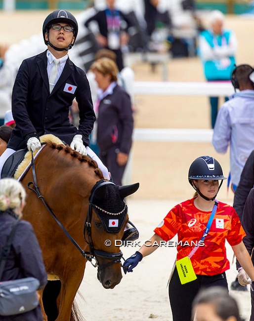 Soshi Yoshigoe and Javyro with groom Lynn Dohmen by their side at the 2024 Paralympics in Paris :: Photo © Dirk Caremans