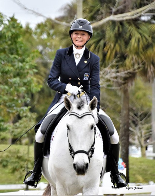 Dr. Hillary Clayton on Donzi :: Photo © Carmen Franco