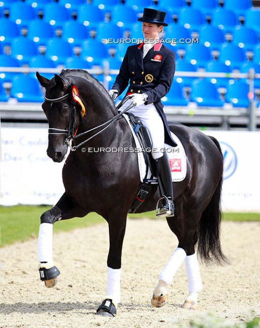 Laura Tomlinson and Capri Sonne JR at the 2015 CDIO Hagen :: Photo © Astrid Appels