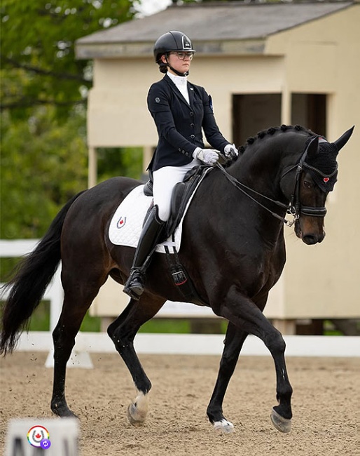 Lea Landreville Cloutier on Guus :: Photo © Daphne Houle