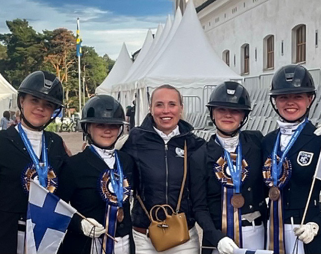 Terhi Stegars (center) with the Finnish young riders at the 2026 Nordic Baltic Championships 