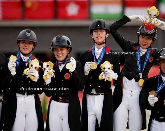 Gold for team China at the 2026 Asian Games: Wu, Yu, Gu, Rao :: Photo © Astrid Appels