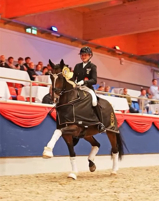 Kenya Schwierking and Imani at the "Golden Rider Badge" celebration during the 2026 Oldenburg Autumn Elite Auction in Vechta :: Photo © OLD Art